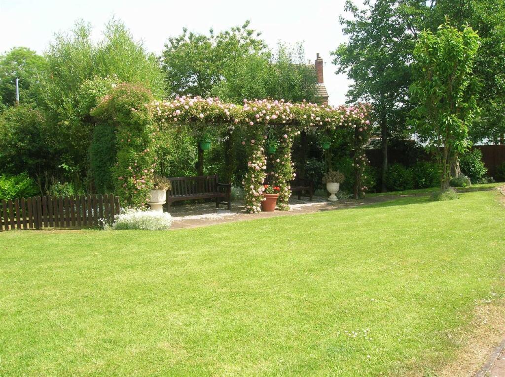 COMMUNAL GROUNDS 2.jpg