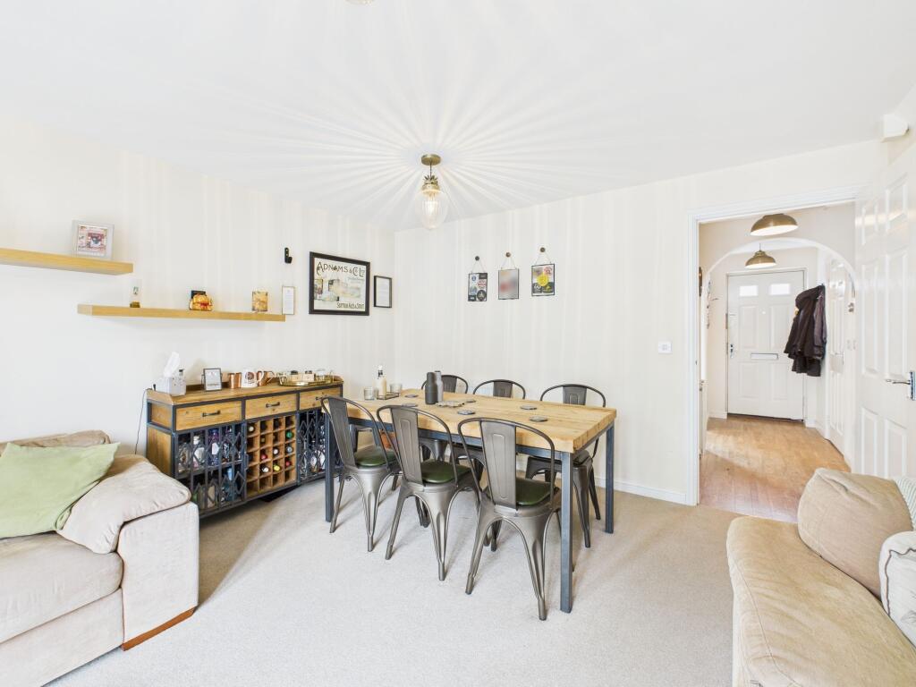 Sitting/Dining Room