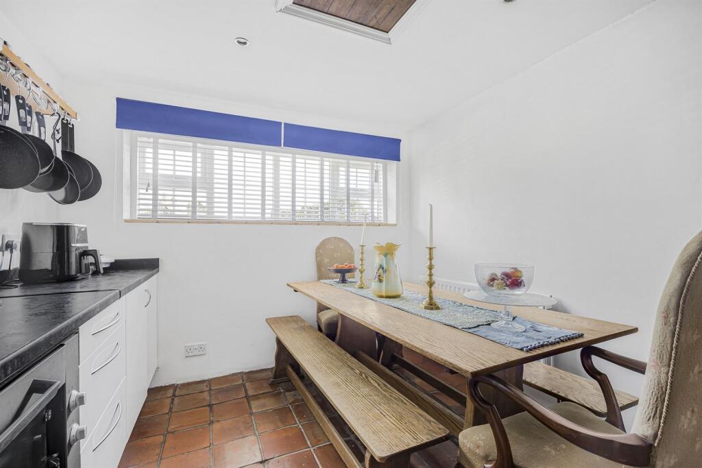 Kitchen/Breakfast Ro