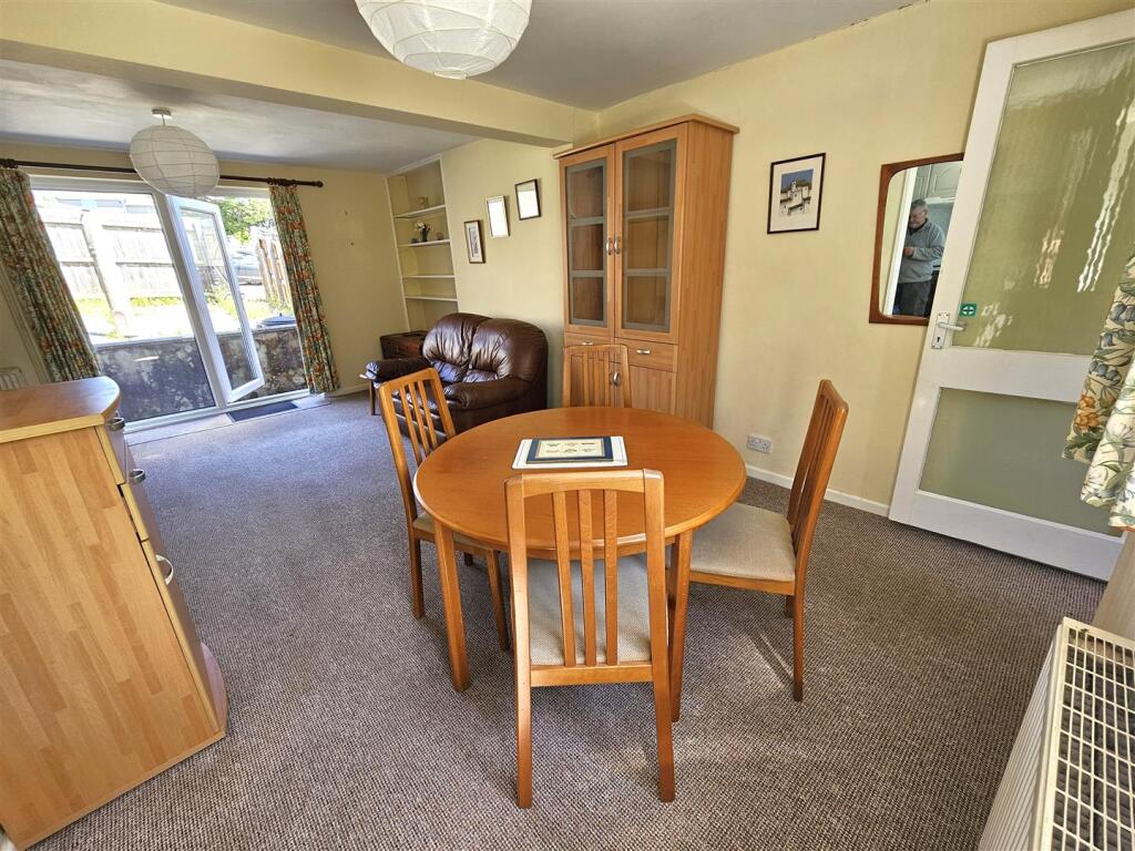 Living Dining Area.jpg