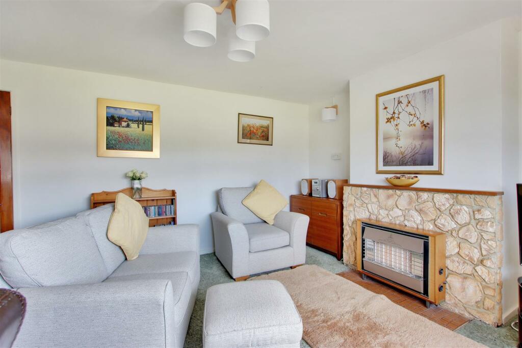 Lounge Area.JPG