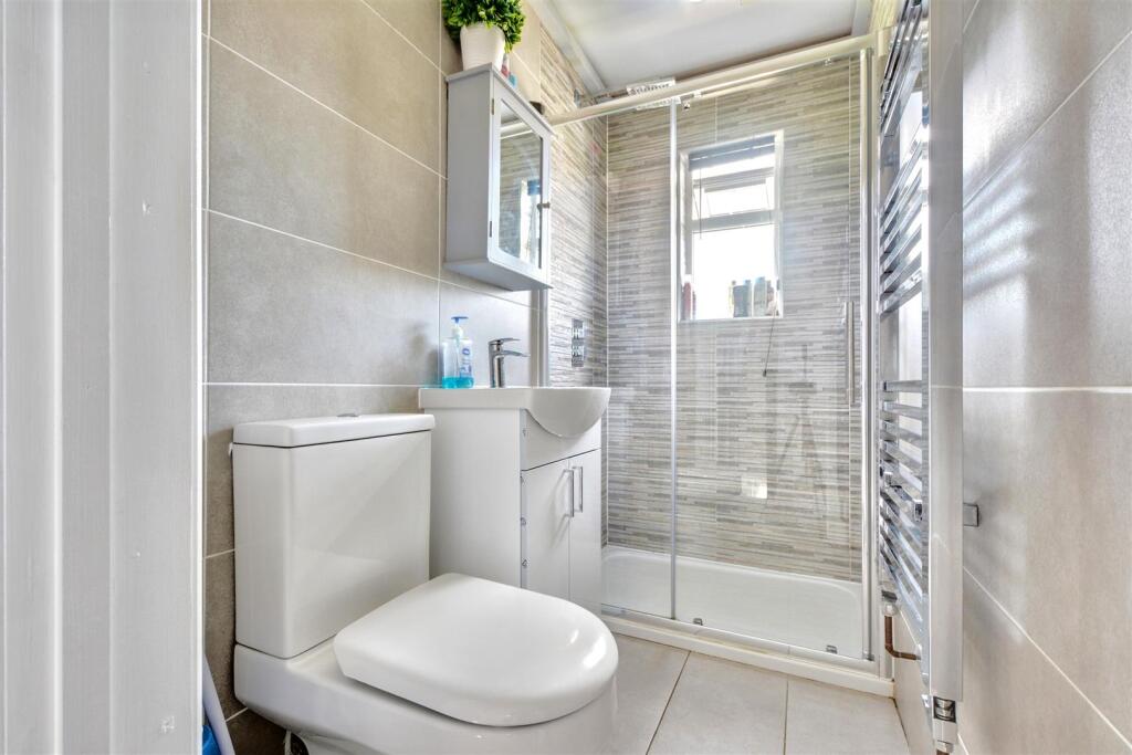 Shower Room_1.jpeg