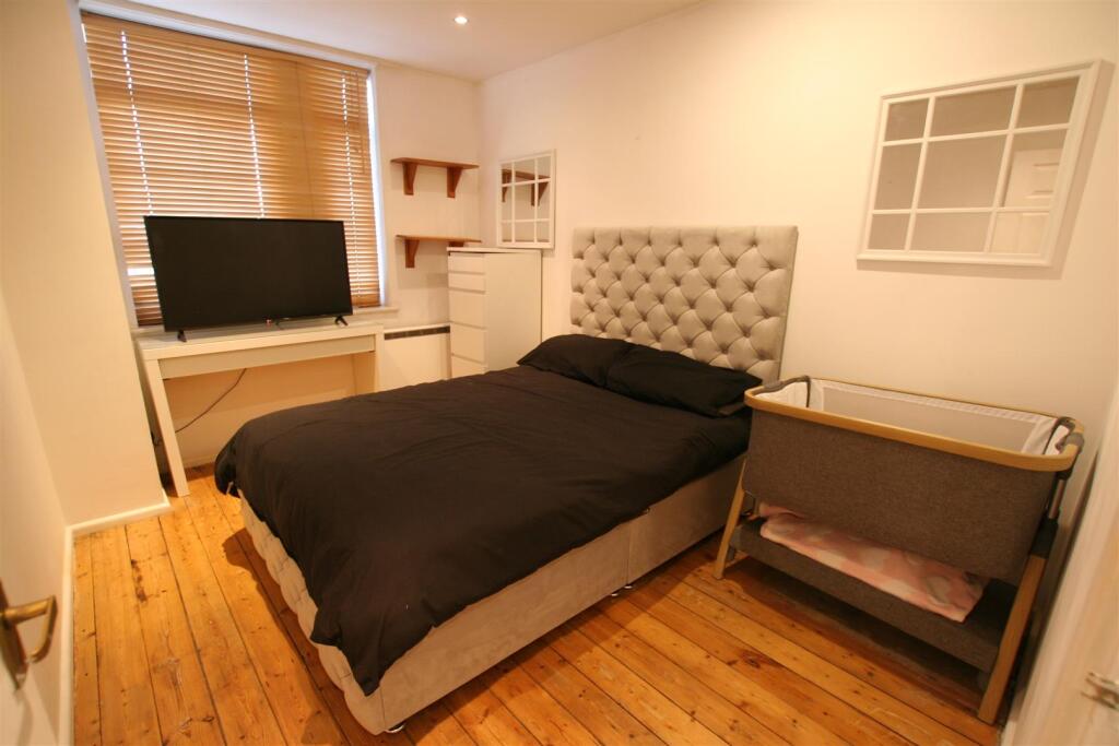 charlemontsuite,17bed1.JPG