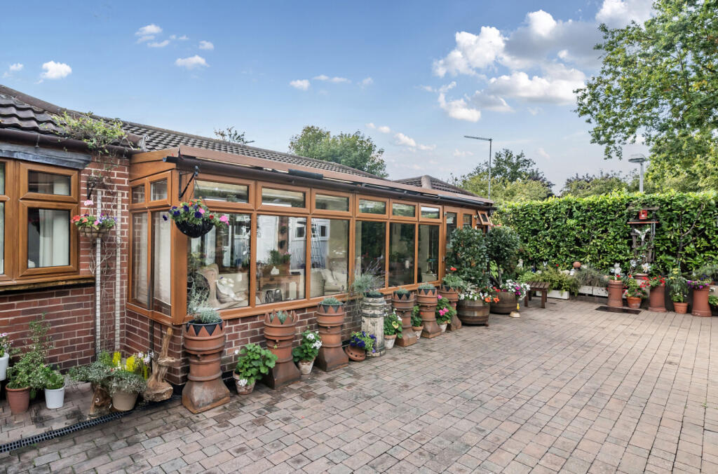 1344988-4-68b2442...