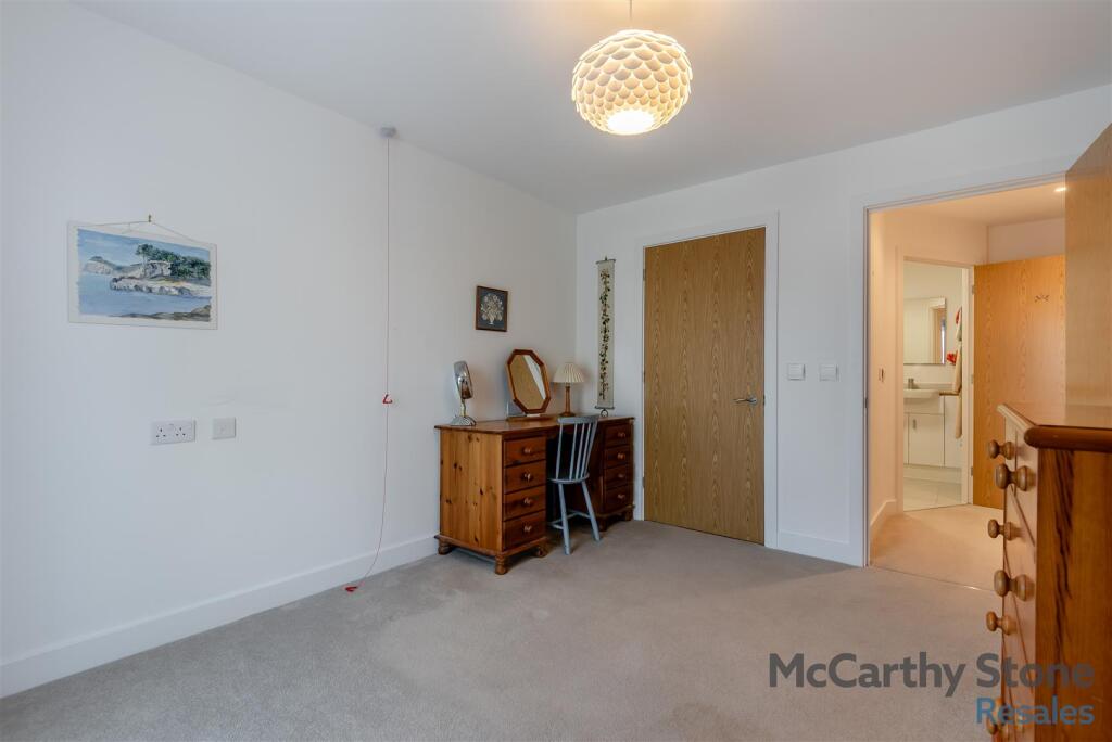 8641826-interior24.jpg