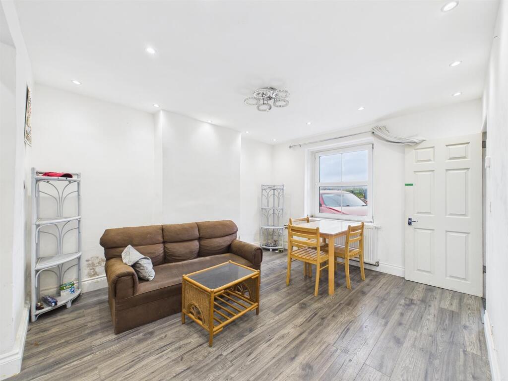 3 - Station Road, Yate.jpg