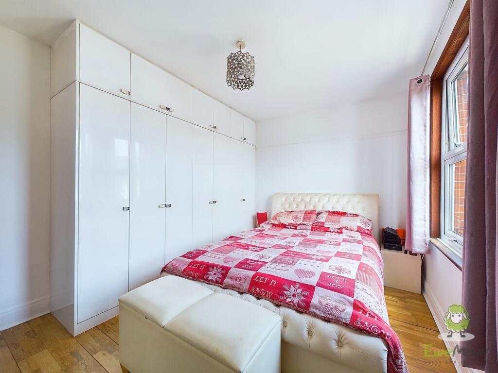 CAM01543G0-PR0090-STILL044