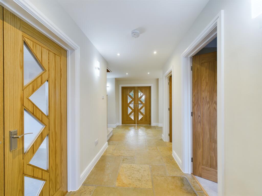 CAM02023G0-PR0113-STILL003