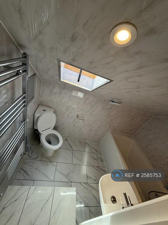 Loft Studio Flat Bathroom