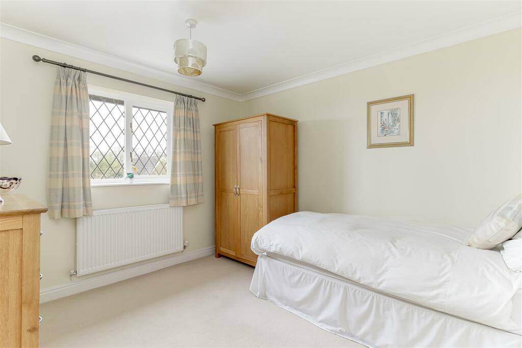 Bedroom 4.jpg