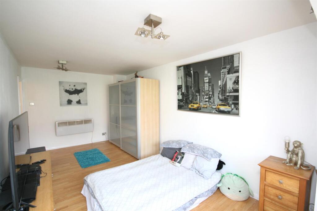 Studio Room
