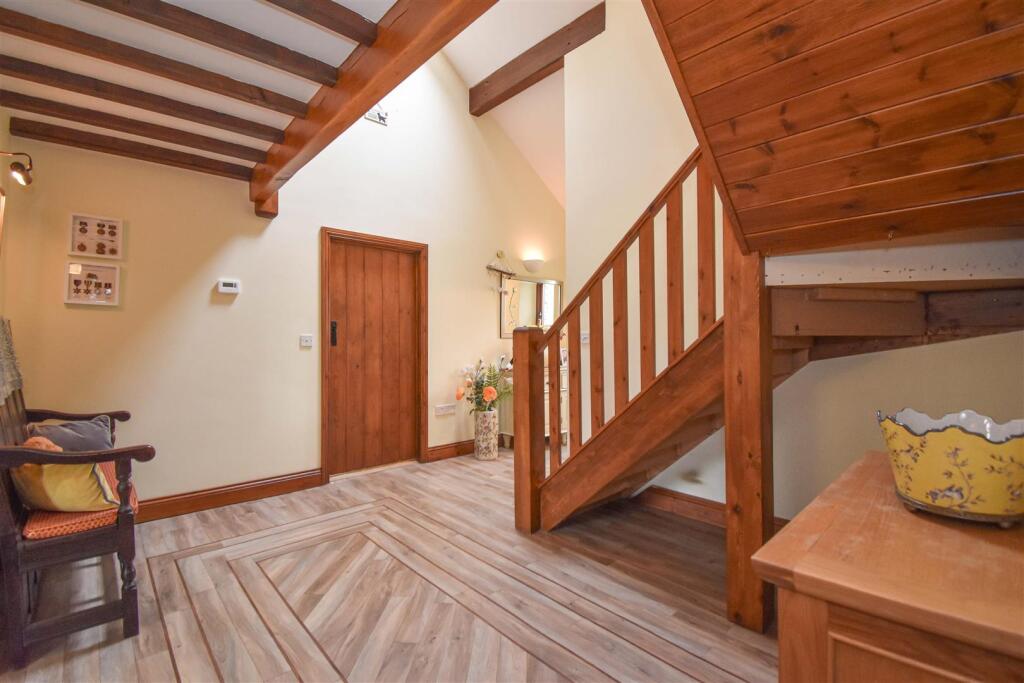 Holly Bank House Hallway b.jpg