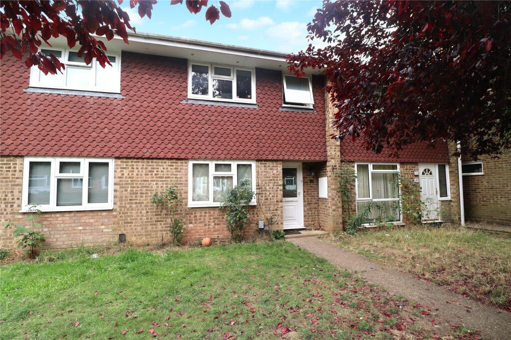 Paddocks Mead, Woking, Surrey, GU21