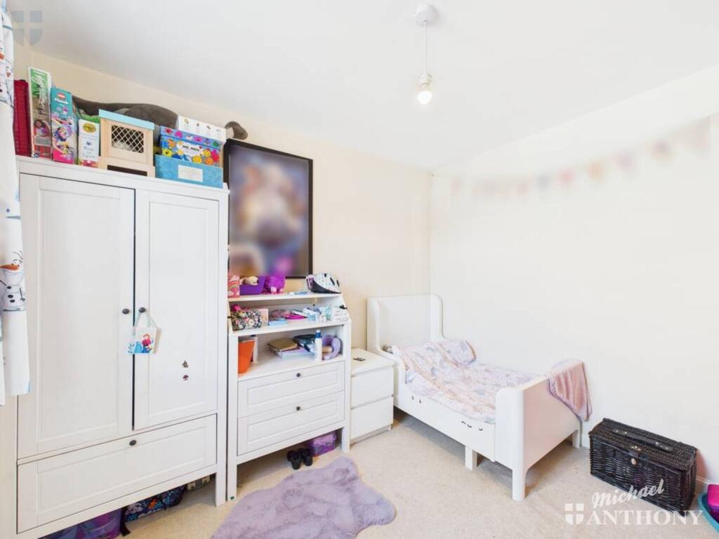 CAM03218G0-PR0585-STILL012-thumbnail-h750-70
