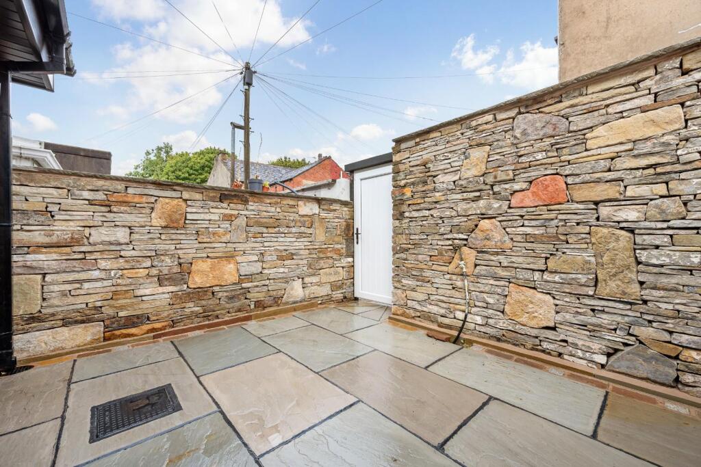 46 Marsh House Lane External-7.jpg