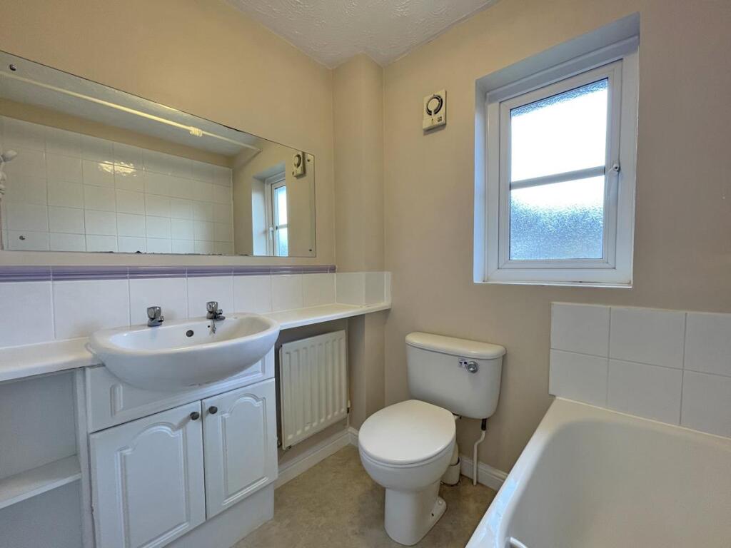 Frobisher Approach 16- Bathroom.jpg