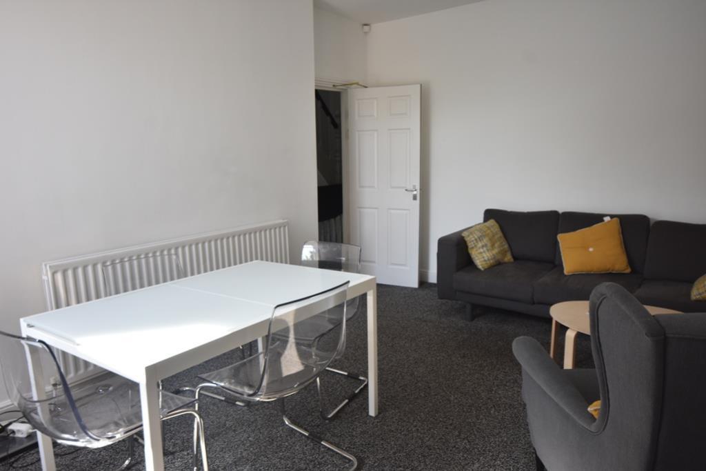 19Claremont, room 23