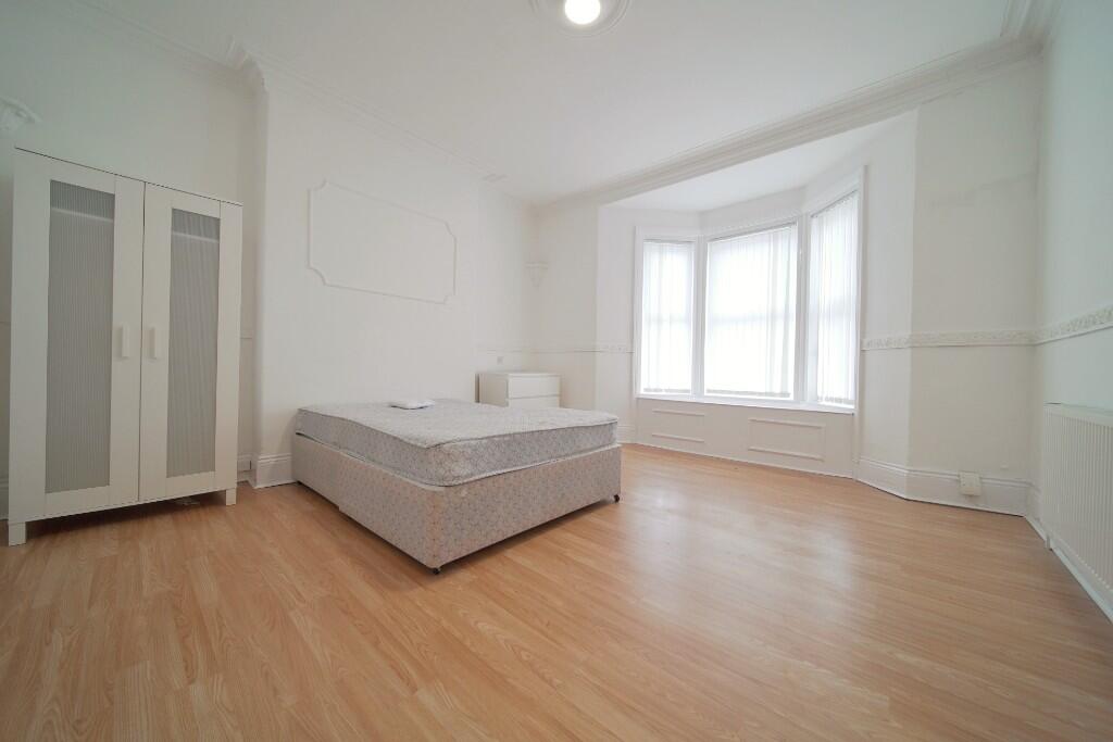 Wingrove Avenue, Newcastle Upon Tyne, NE4