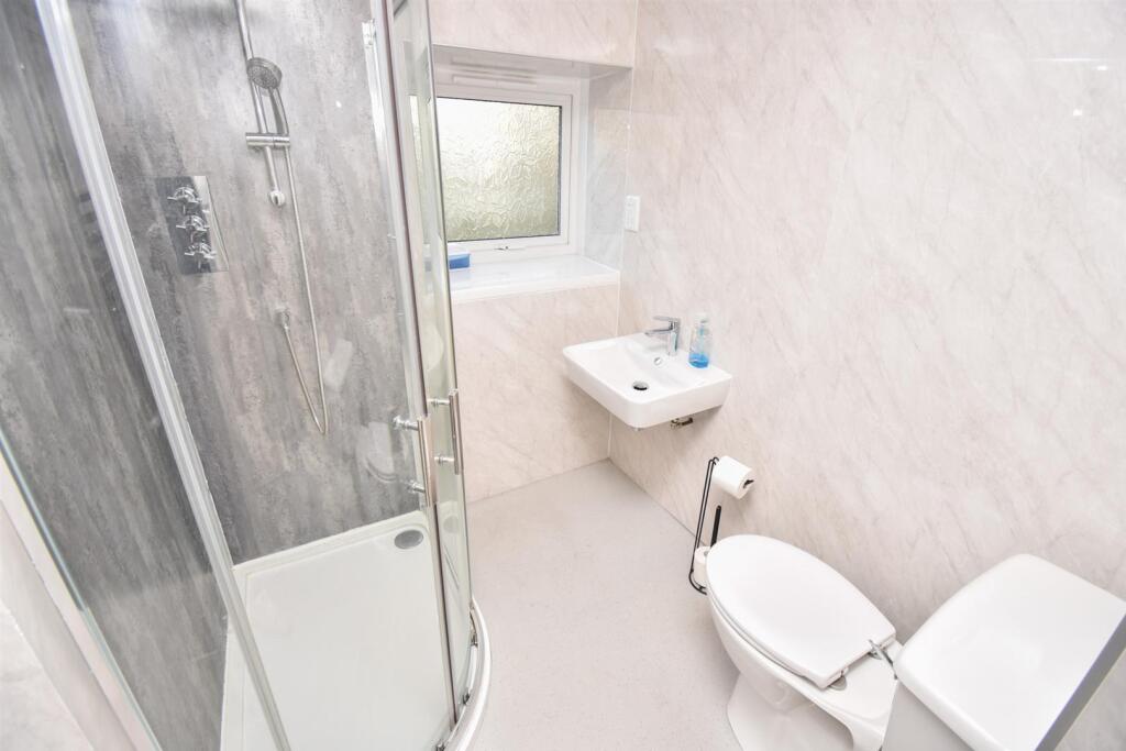 SHOWER ROOM-2..jpg