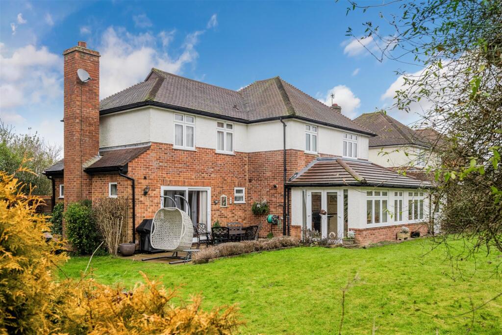 COLMAN CLOSE (16).jpg