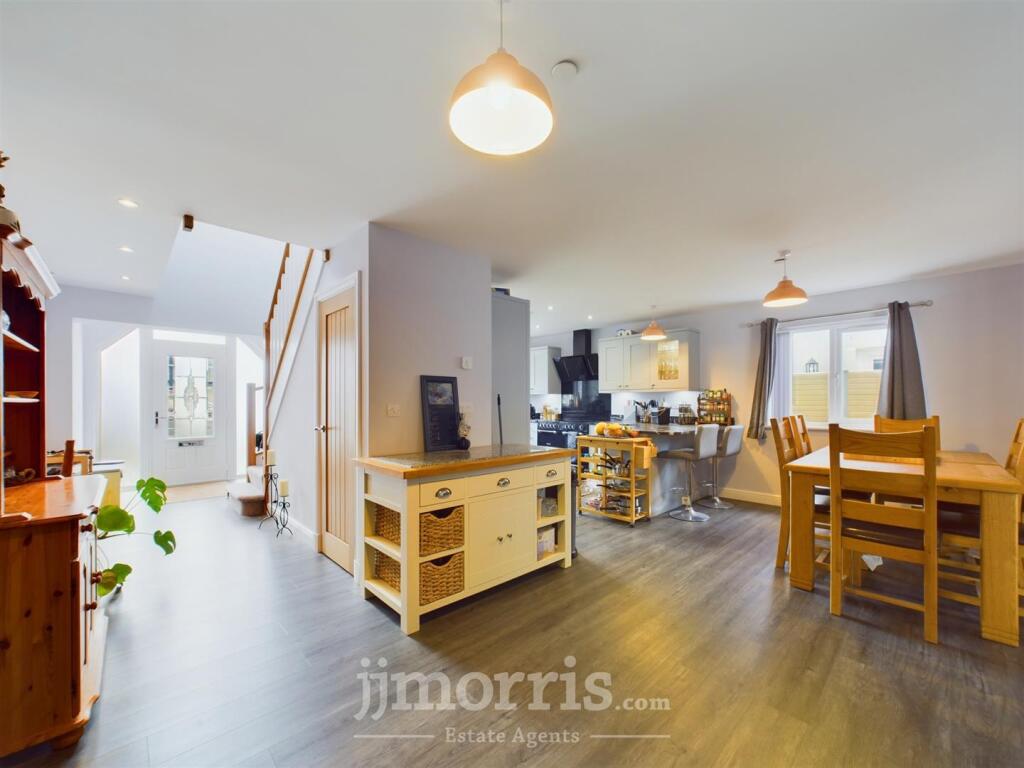 Open Plan Kitchen/Dining/Family