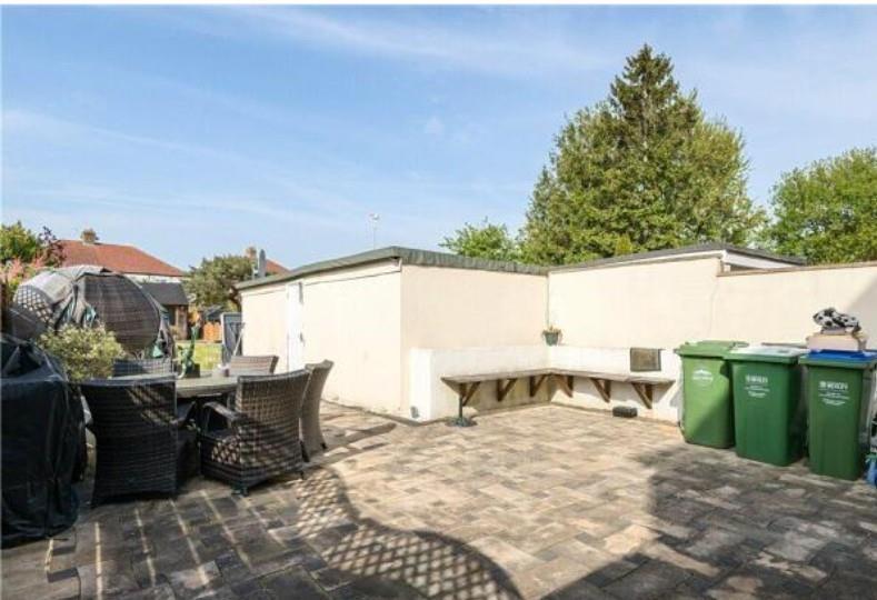 42 Orchard Close - 16.jpg