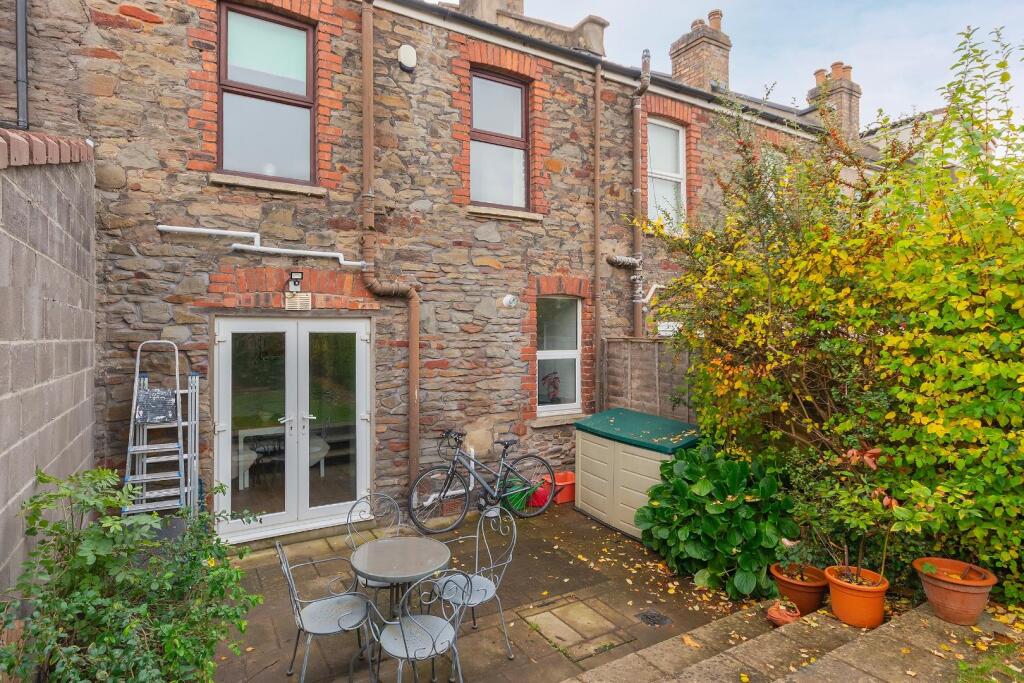 0R6TFS - External E.jpg