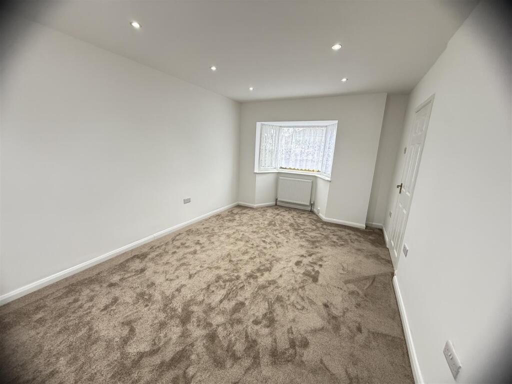 8 throneycroft -5.jpg