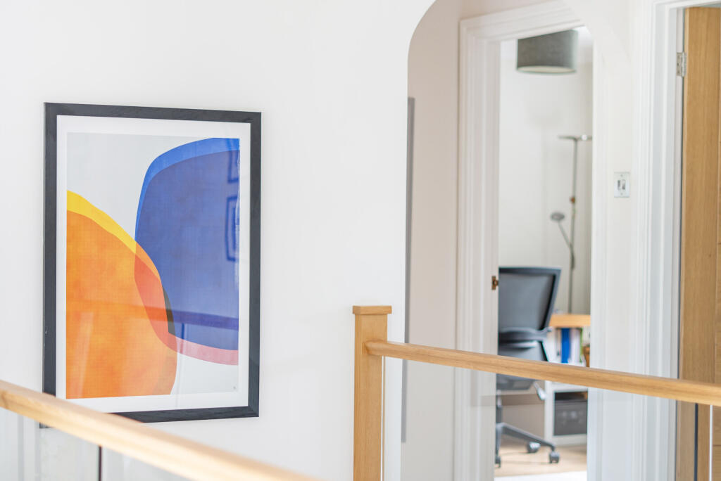 1348601-7-68bf1f2...