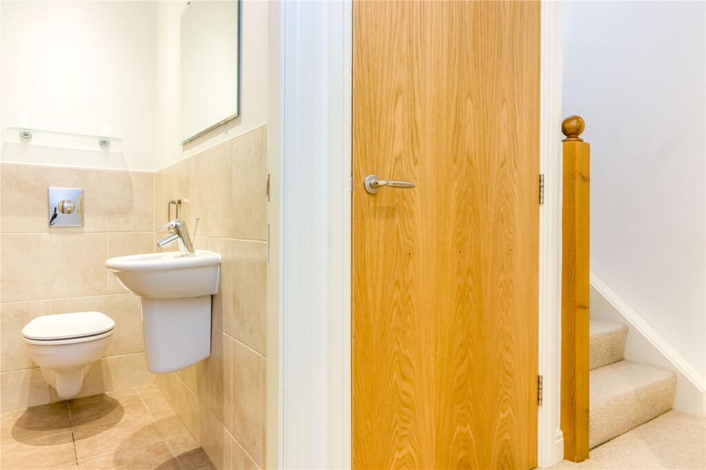 Cloakroom / Wc