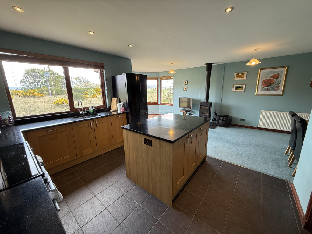 Kitchen b.JPG