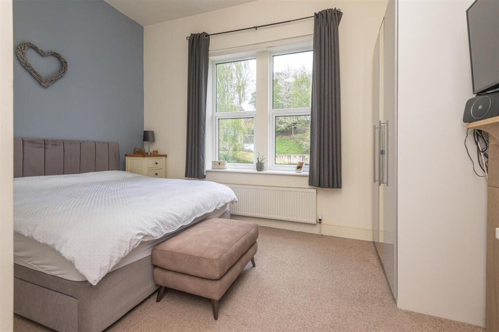 21 - 181 Stainland Road HX4 9AJ.jpg