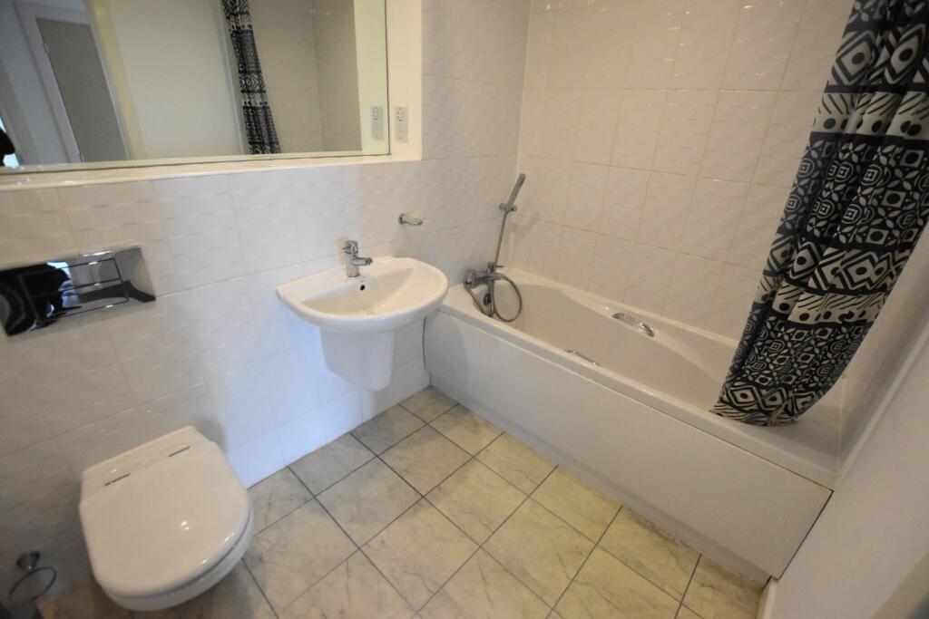 329 Dalgin Place bathroom