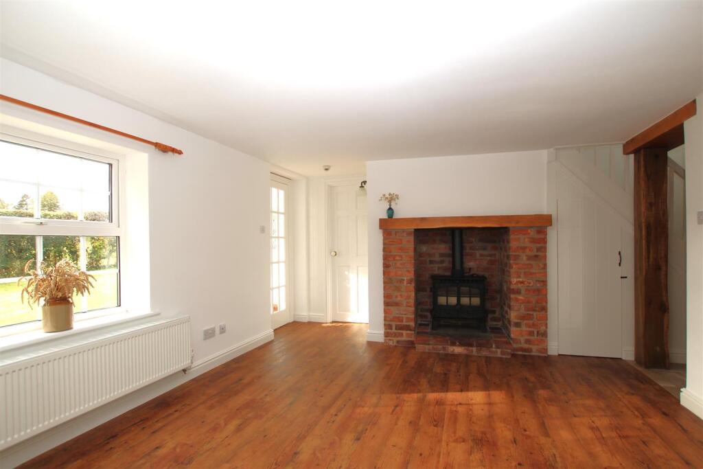 Living Room.JPG