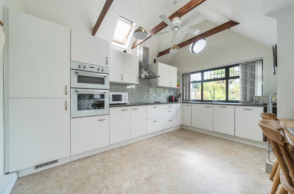 1319062-8-686e734...