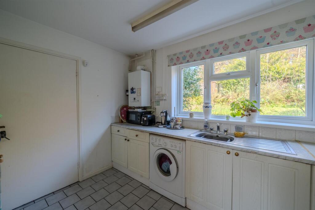 22 Garw Wood Drive-6.jpg