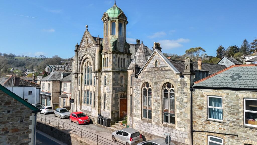 To Book A Viewing Call TPS Lostwithiel on 01208 87