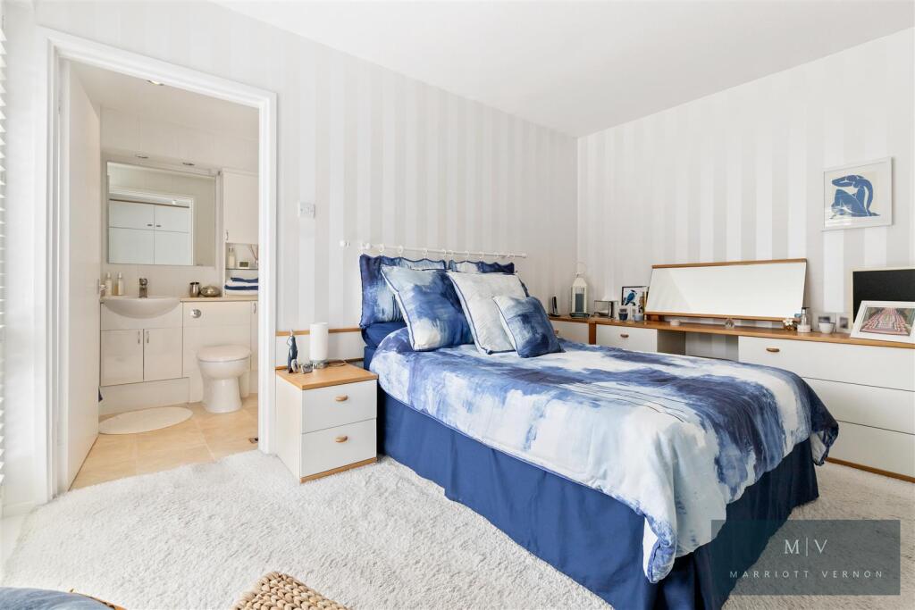 Waldegrove 6 MV-22.jpg