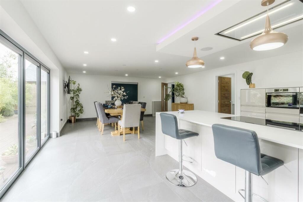 6 Shilton Lane, Bulkington