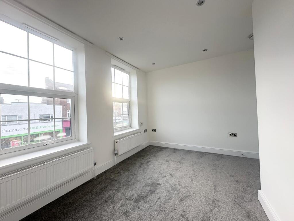 9 - BEDROOM.jpg