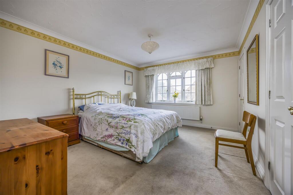 15 Teal Close, Horndean-PorticoMarketing-SoldBy-01