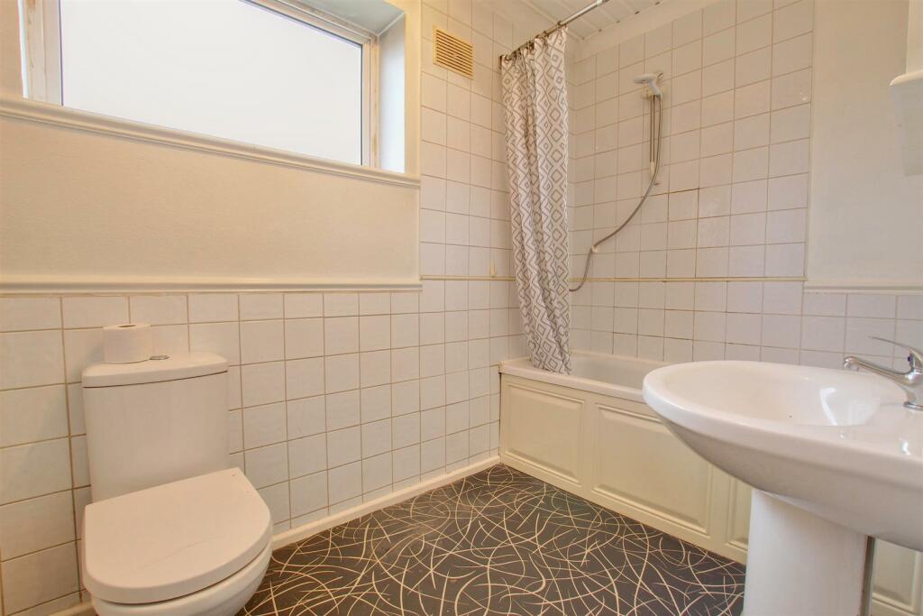 BATHROOM/W.C.