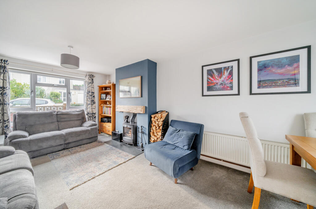 1370697-6-68f76fd...