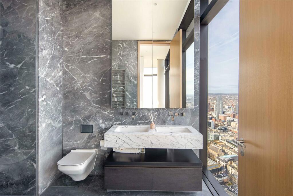 Bedroom 1 En Suite