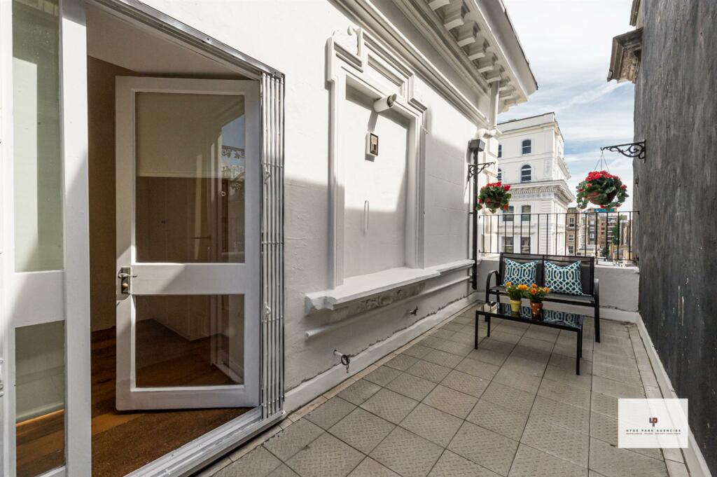 Queens Gate Terrace 7@54-024-024 Logo.jpg
