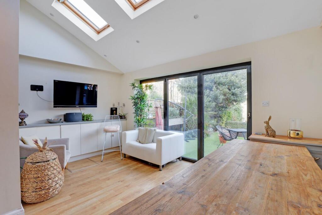 03-3cc9JHPropWpen - 110 Marlow Road - 7-medium.jpg