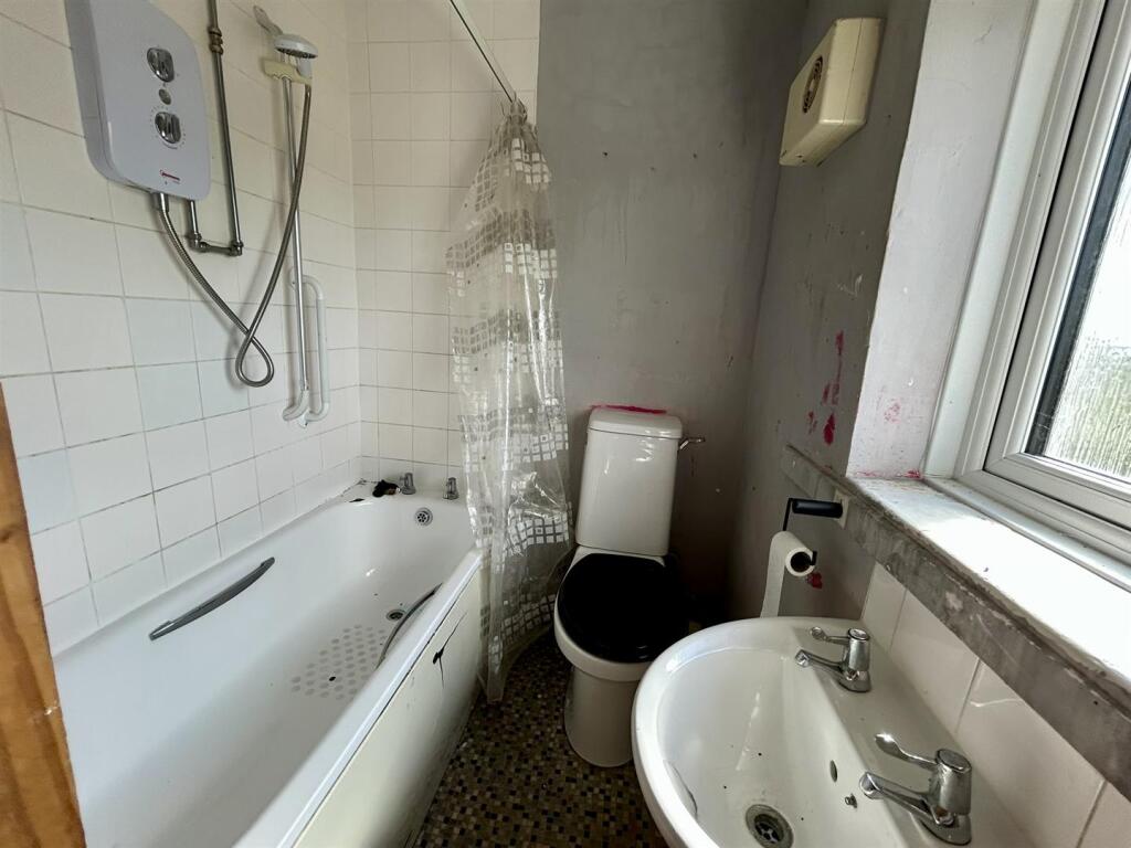 Bathroom (1).JPEG