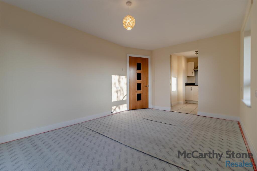 8636808-interior05-800.jpg