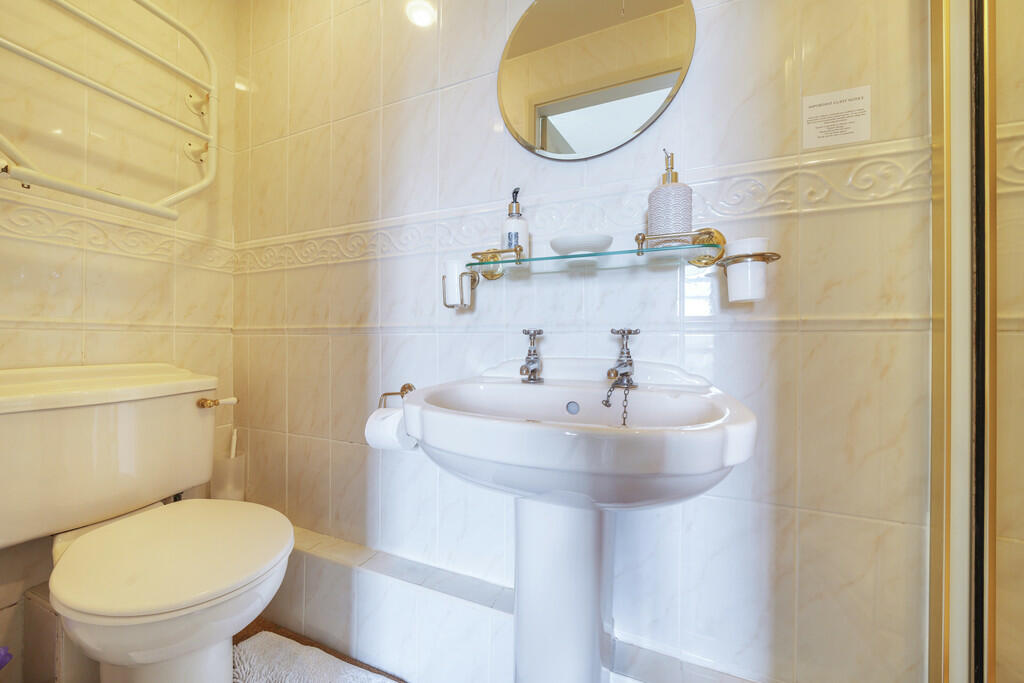 En Suite to Bedro...