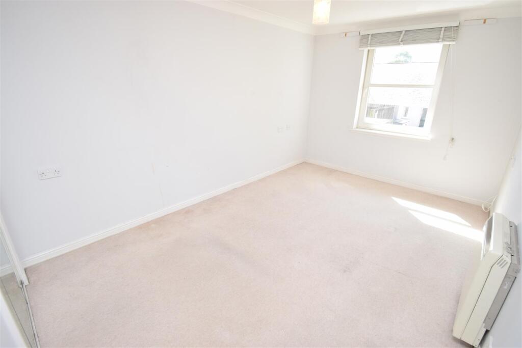 BEDROOM ONE.JPG